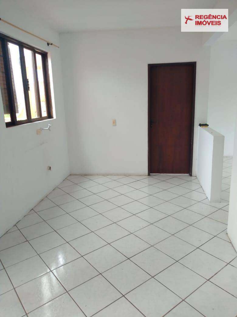 Casa à venda com 9 quartos, 550m² - Foto 11