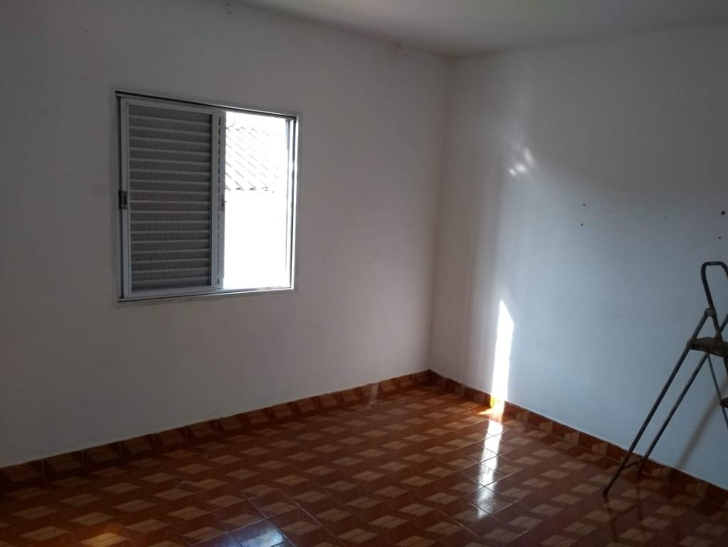 Casa para alugar com 2 quartos, 70m² - Foto 4