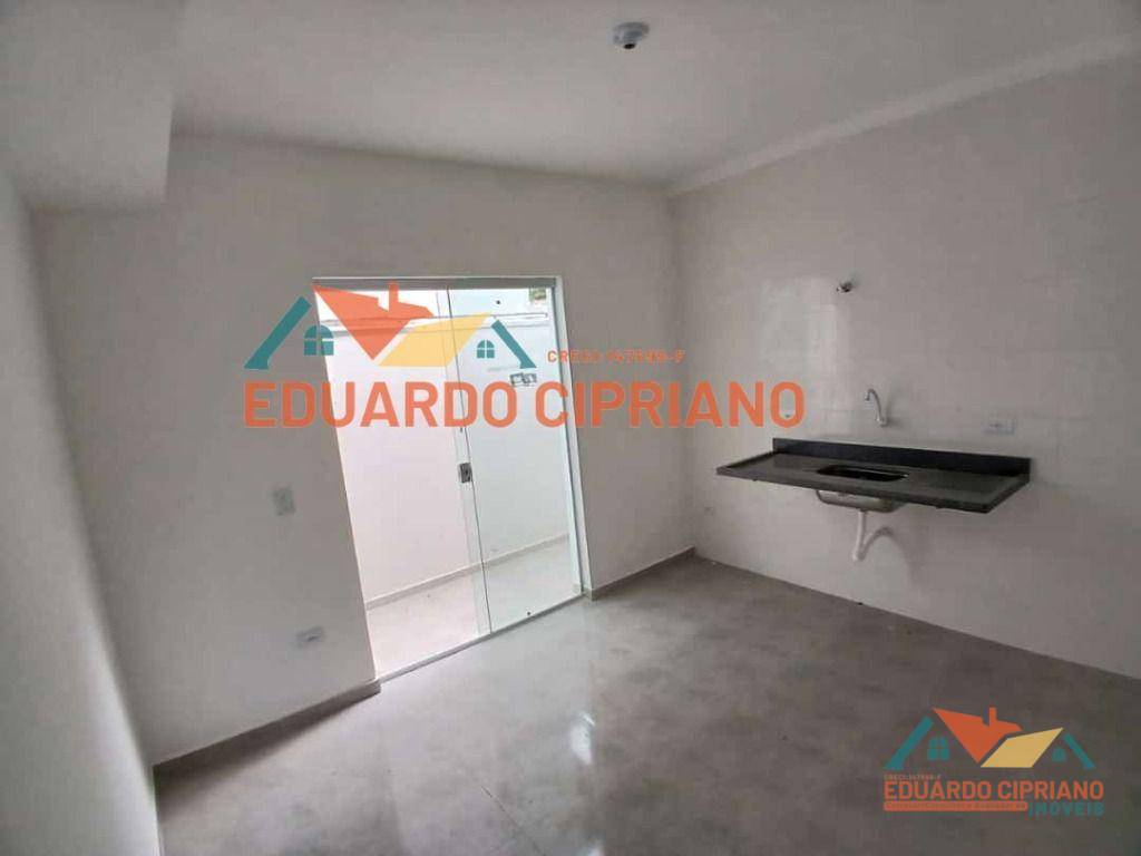 Casa à venda com 2 quartos, 74m² - Foto 4