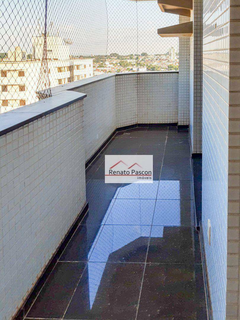 Apartamento à venda com 3 quartos, 209m² - Foto 7