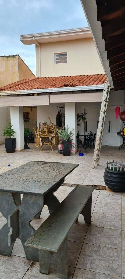 Casa à venda e aluguel com 3 quartos, 234m² - Foto 27