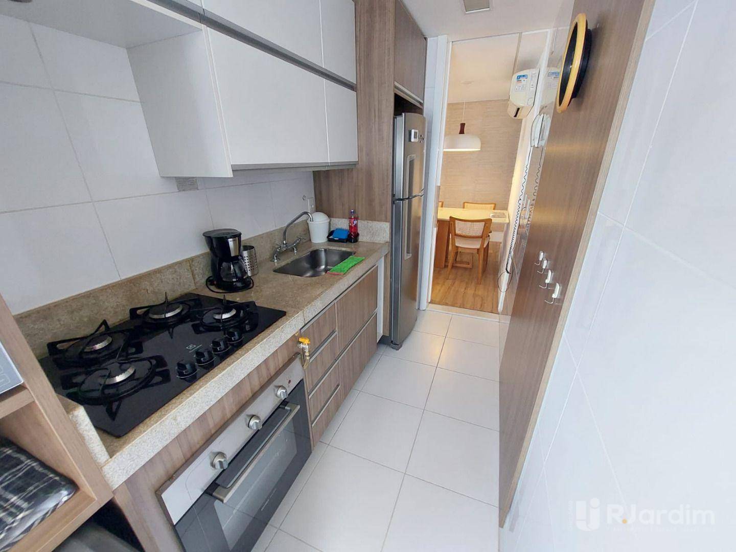 Apartamento para alugar com 2 quartos, 85m² - Foto 17