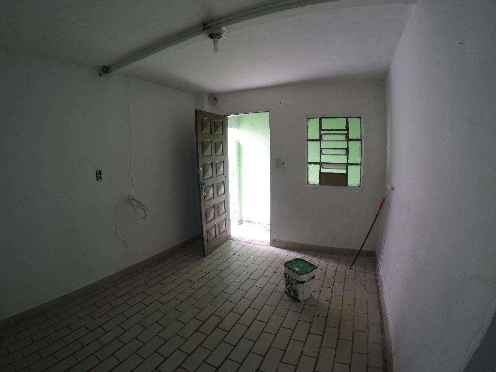 Casa à venda com 1 quarto, 60m² - Foto 13