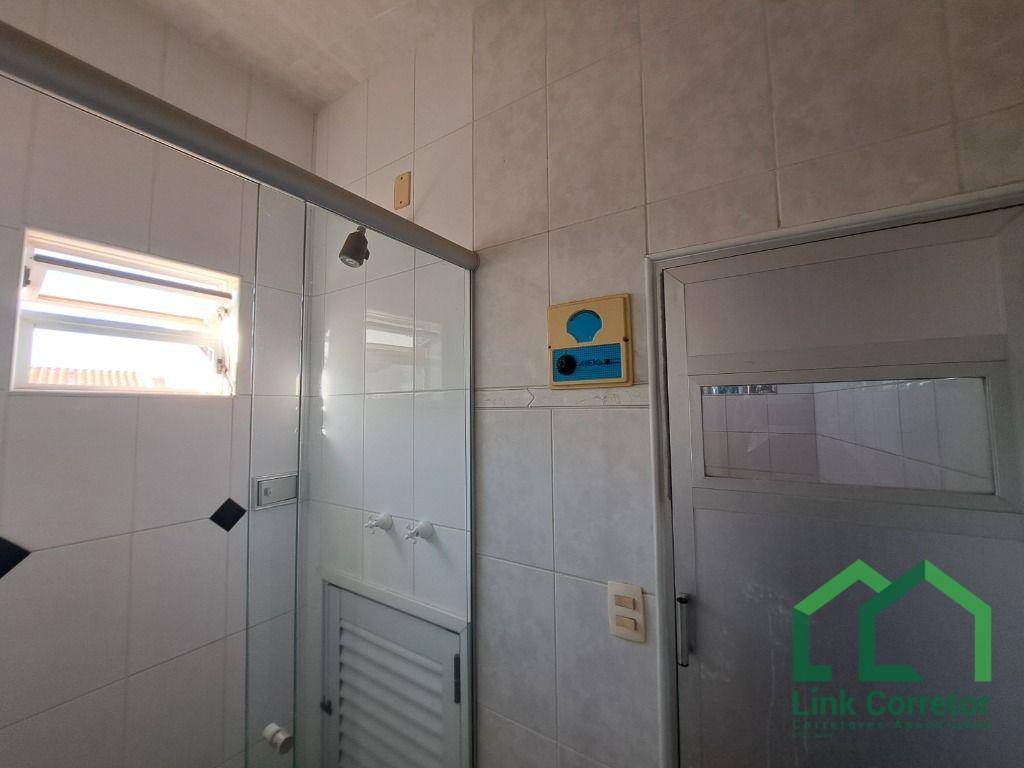 Casa de Condomínio para alugar com 3 quartos, 325m² - Foto 6