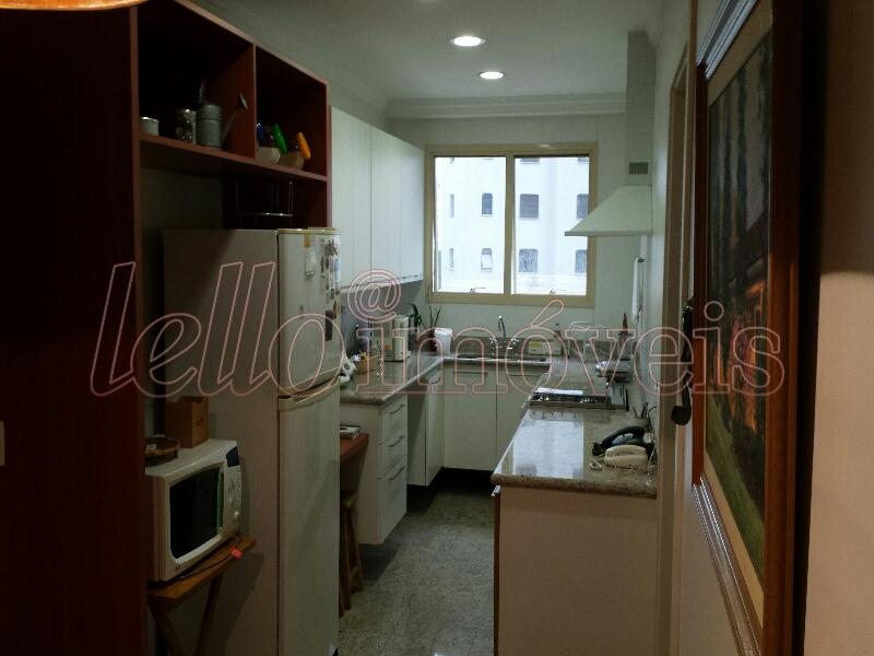 Apartamento para alugar com 4 quartos, 200m² - Foto 35