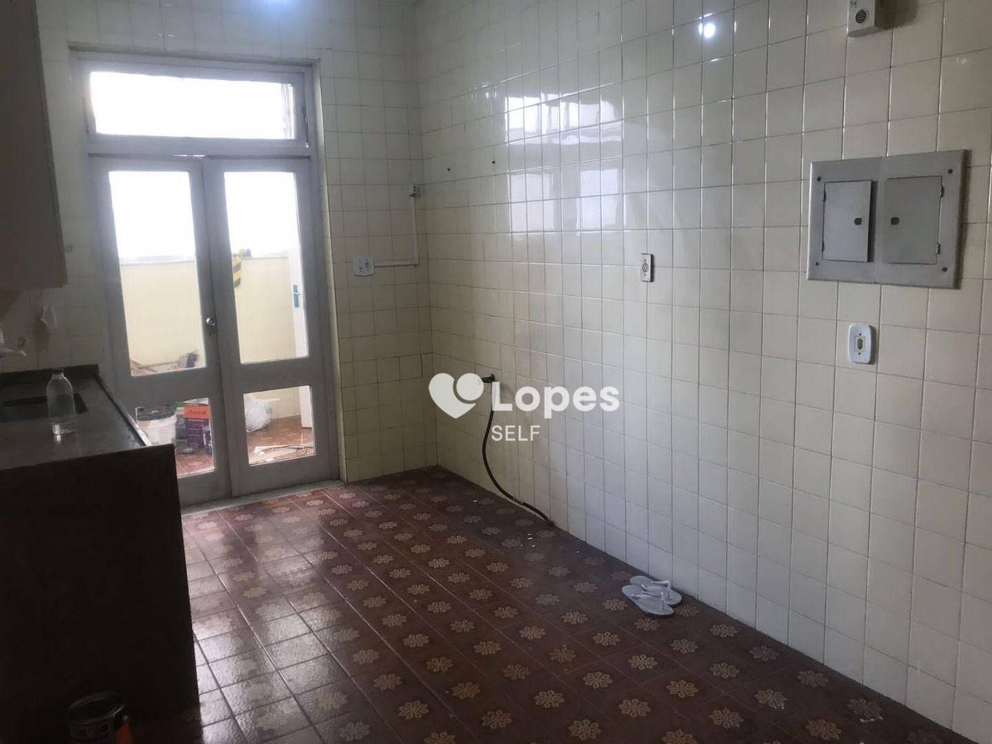 Apartamento à venda com 3 quartos, 135m² - Foto 8