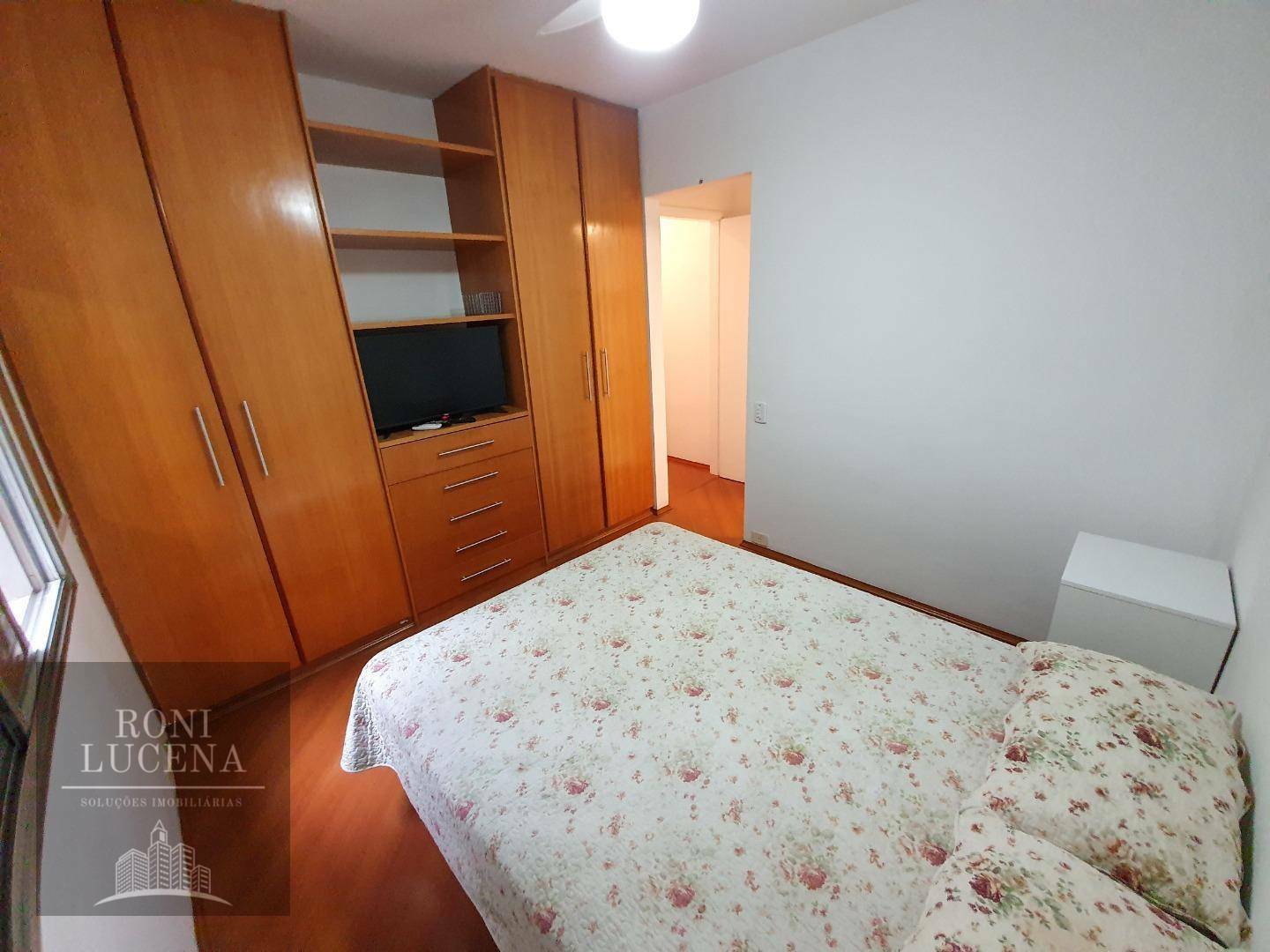 Apartamento para alugar com 2 quartos, 65m² - Foto 13