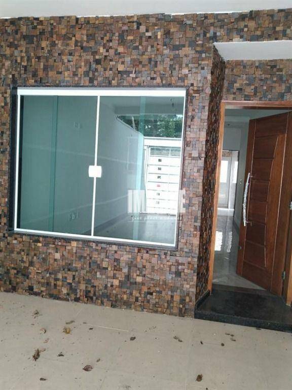 Sobrado à venda com 3 quartos, 100m² - Foto 1