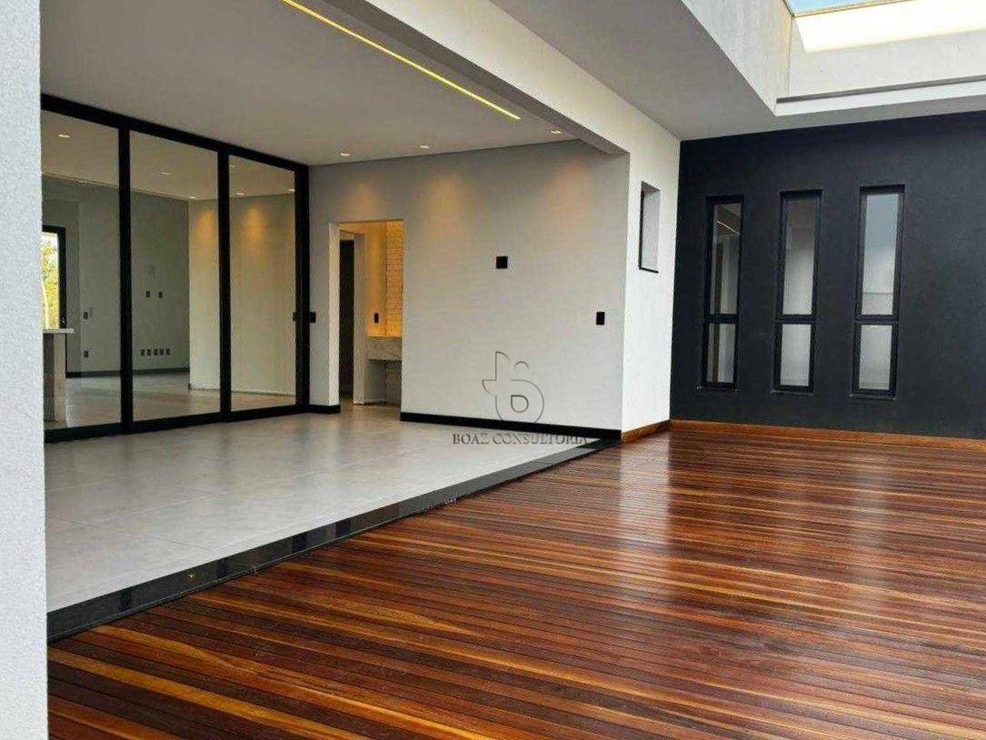 Casa de Condomínio para alugar com 3 quartos, 250m² - Foto 2