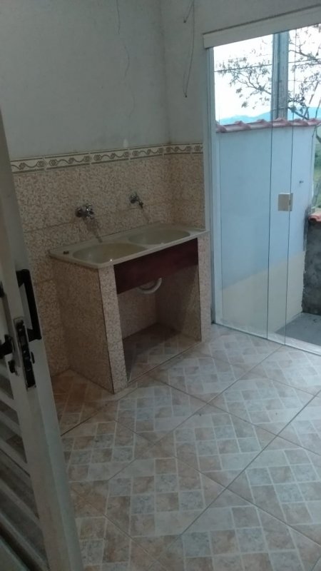 Casa à venda com 2 quartos, 65m² - Foto 7