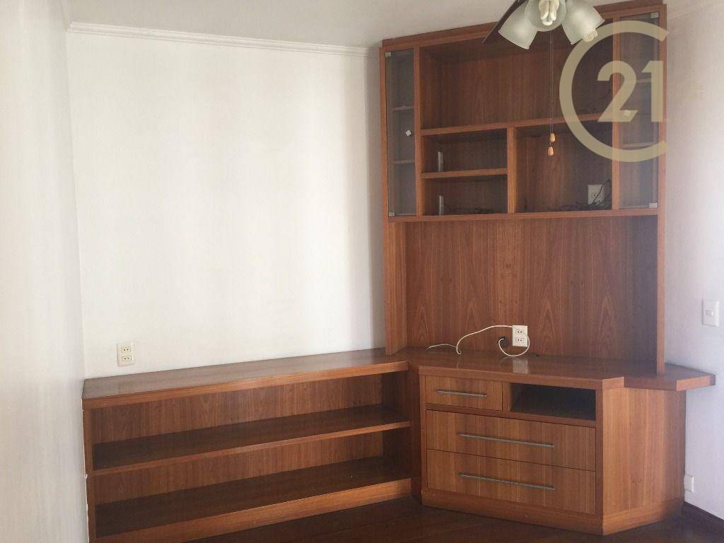 Apartamento para alugar com 3 quartos, 204m² - Foto 8