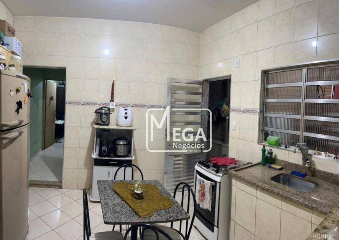 Casa à venda com 3 quartos, 117m² - Foto 1