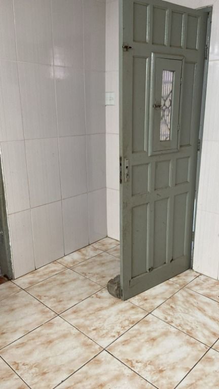 Casa para alugar com 2 quartos, 65m² - Foto 8