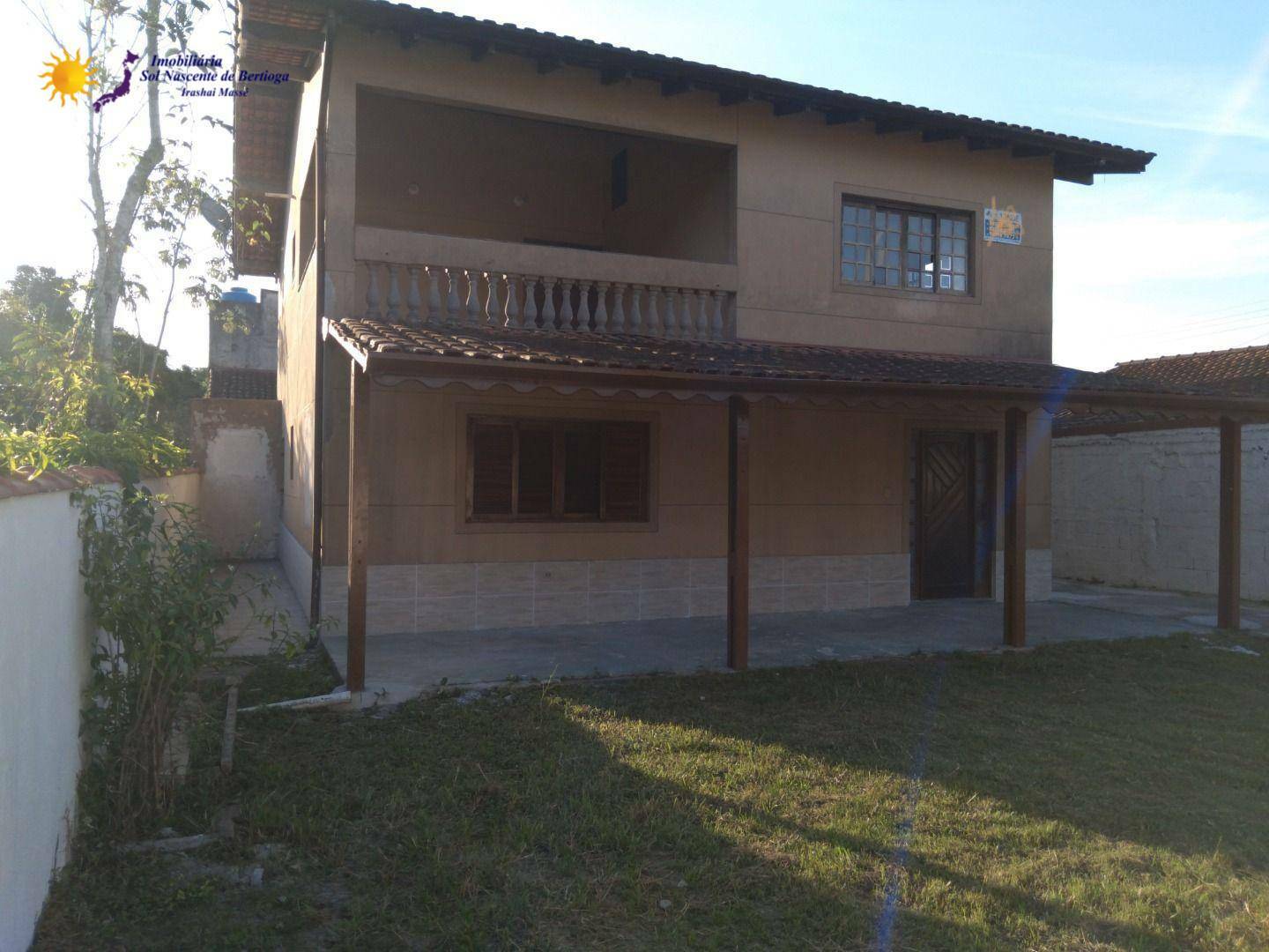 Casa à venda com 4 quartos, 328m² - Foto 1