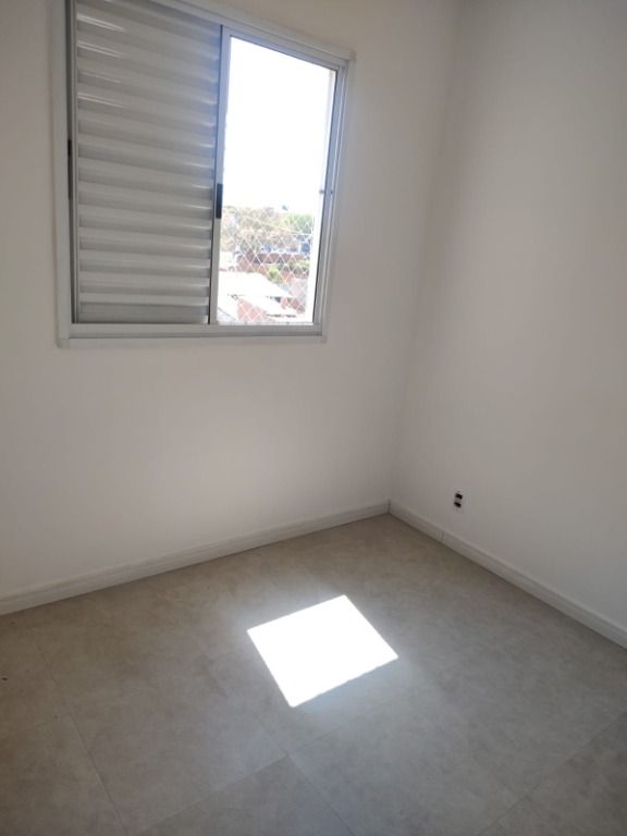 Apartamento para alugar com 2 quartos, 80m² - Foto 16