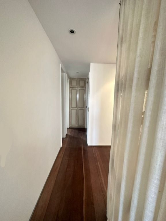 Apartamento à venda com 3 quartos, 117m² - Foto 19