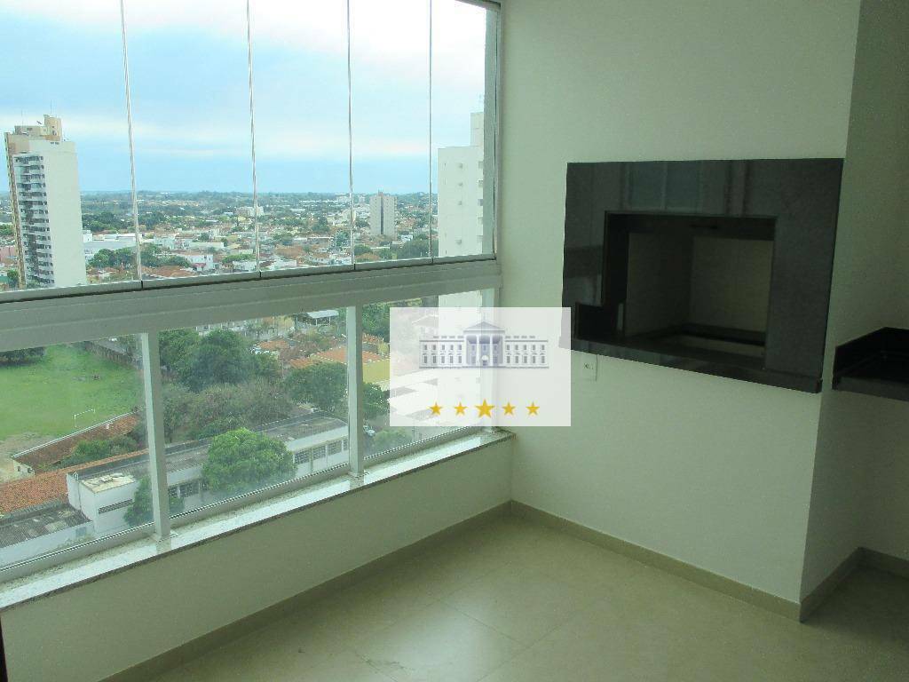 Apartamento à venda com 3 quartos, 250m² - Foto 3