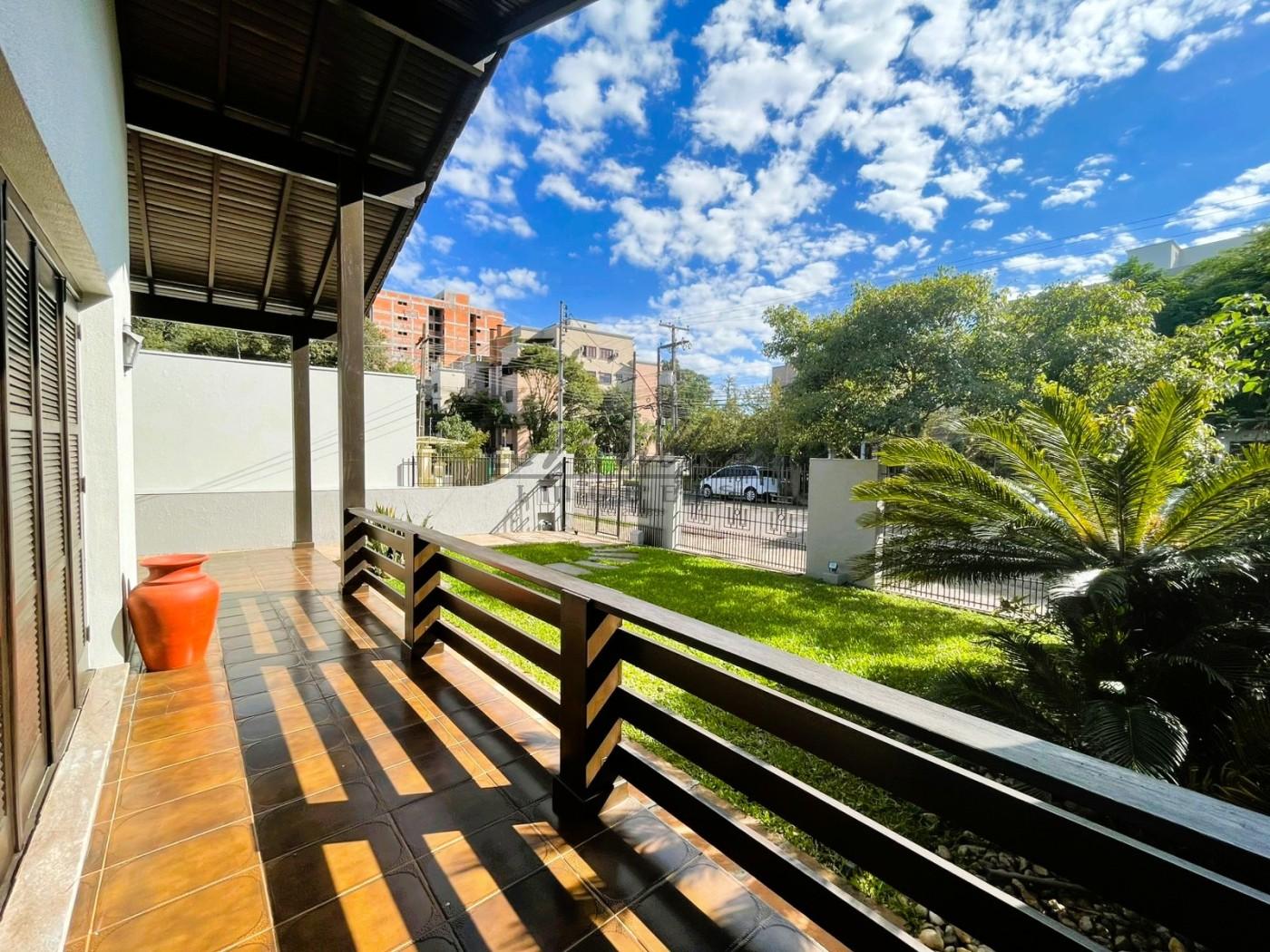 Casa à venda com 3 quartos, 285m² - Foto 3