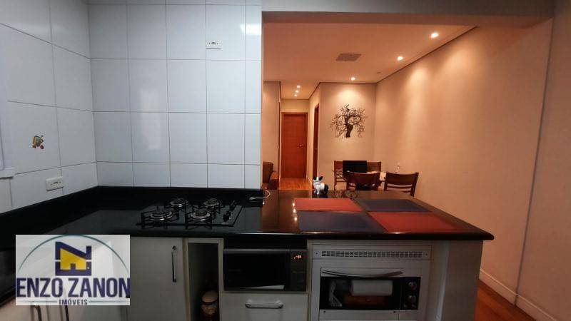 Apartamento à venda com 2 quartos, 70m² - Foto 4