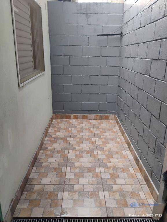 Casa de Condomínio à venda e aluguel com 2 quartos, 65m² - Foto 11