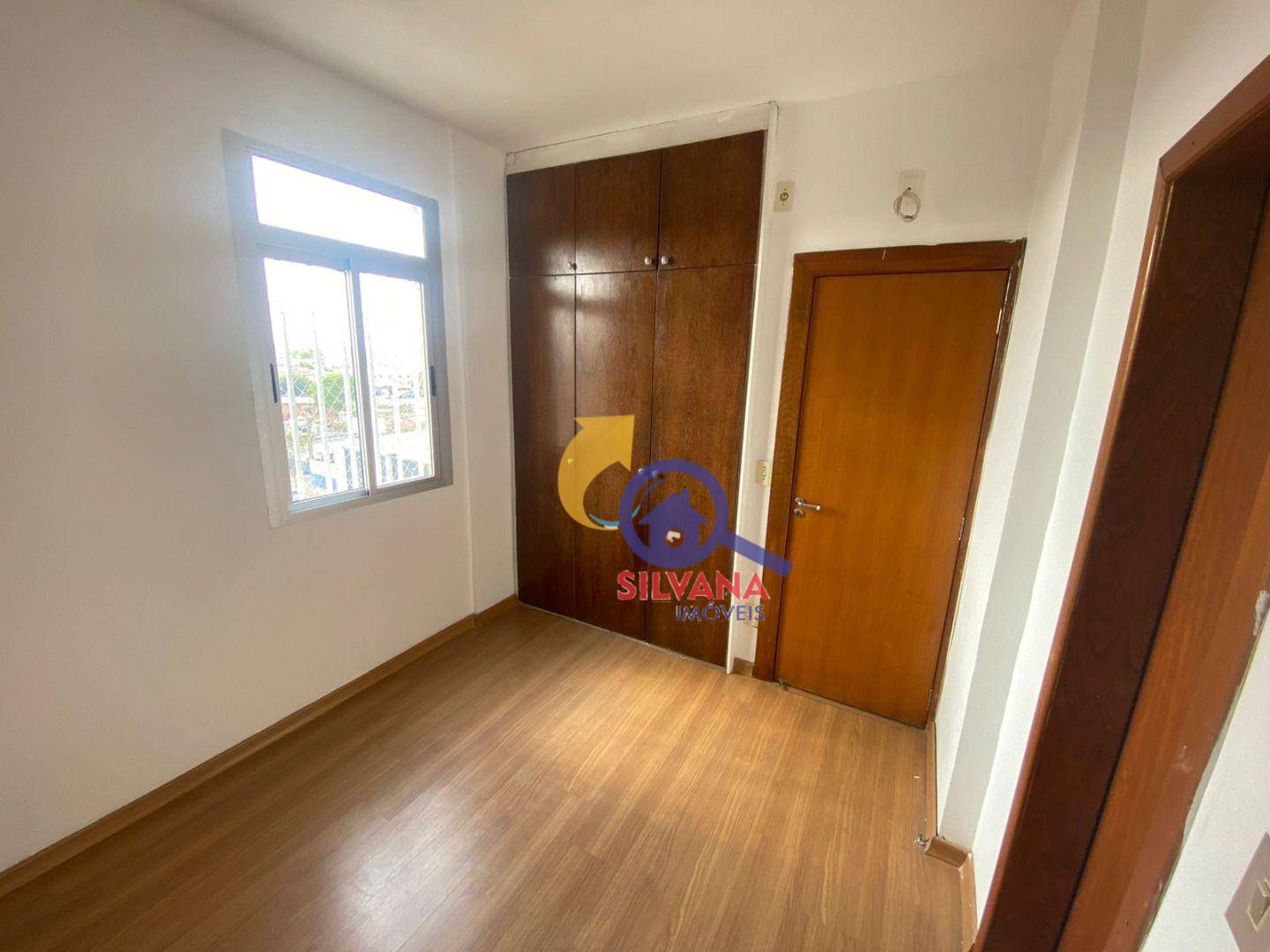 Apartamento à venda com 3 quartos, 90m² - Foto 4