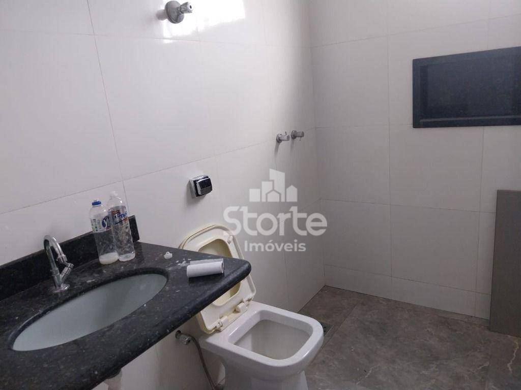 Casa para alugar com 3 quartos, 120m² - Foto 10