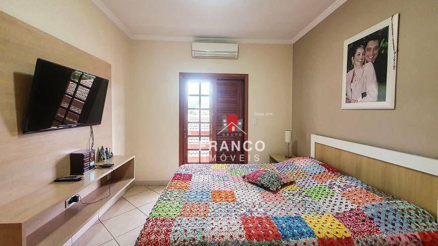 Casa à venda com 3 quartos, 250m² - Foto 13