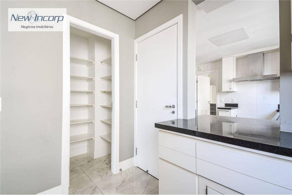 Apartamento à venda com 3 quartos, 240m² - Foto 25