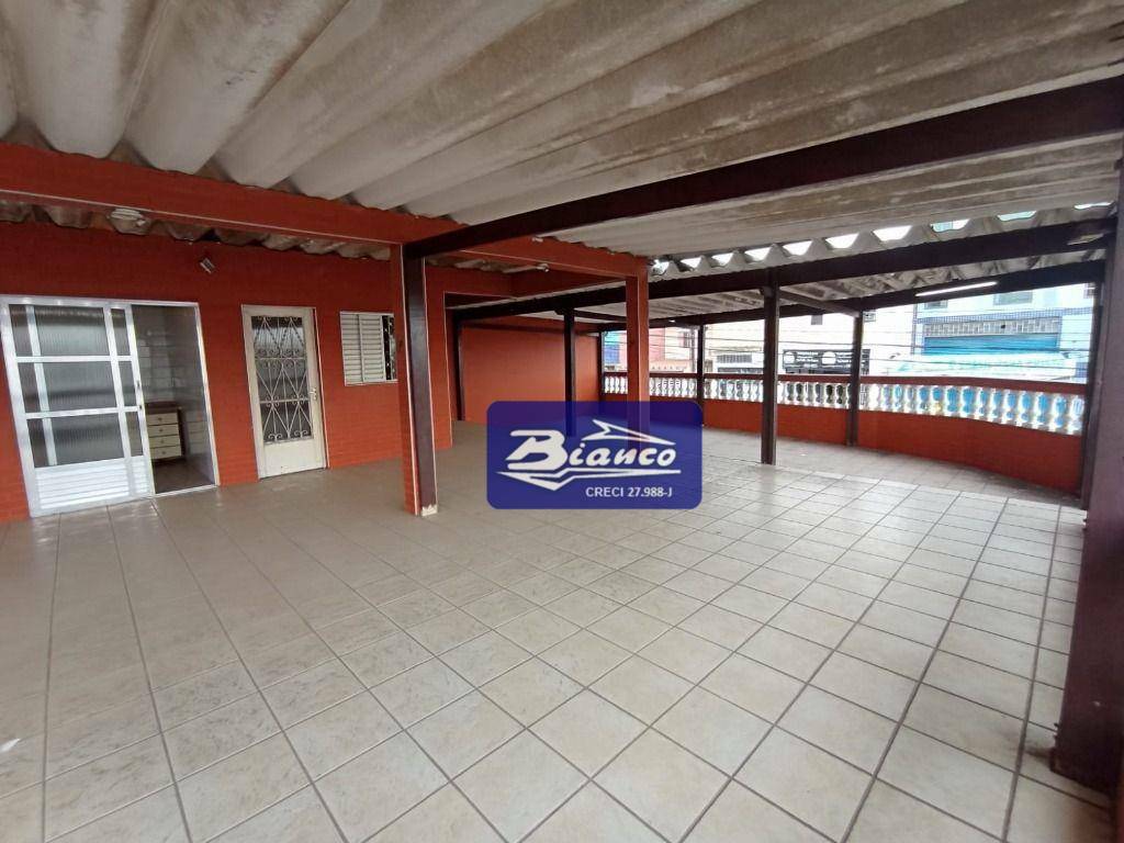 Casa para alugar com 3 quartos, 350m² - Foto 13