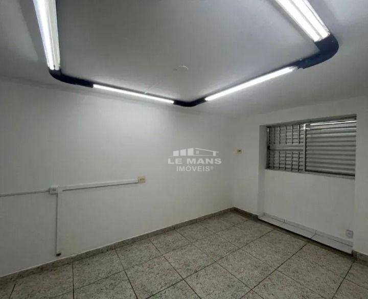 Casa para alugar com 3 quartos, 210m² - Foto 24