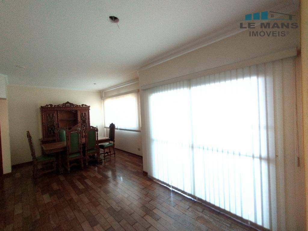 Apartamento à venda com 3 quartos, 115m² - Foto 1