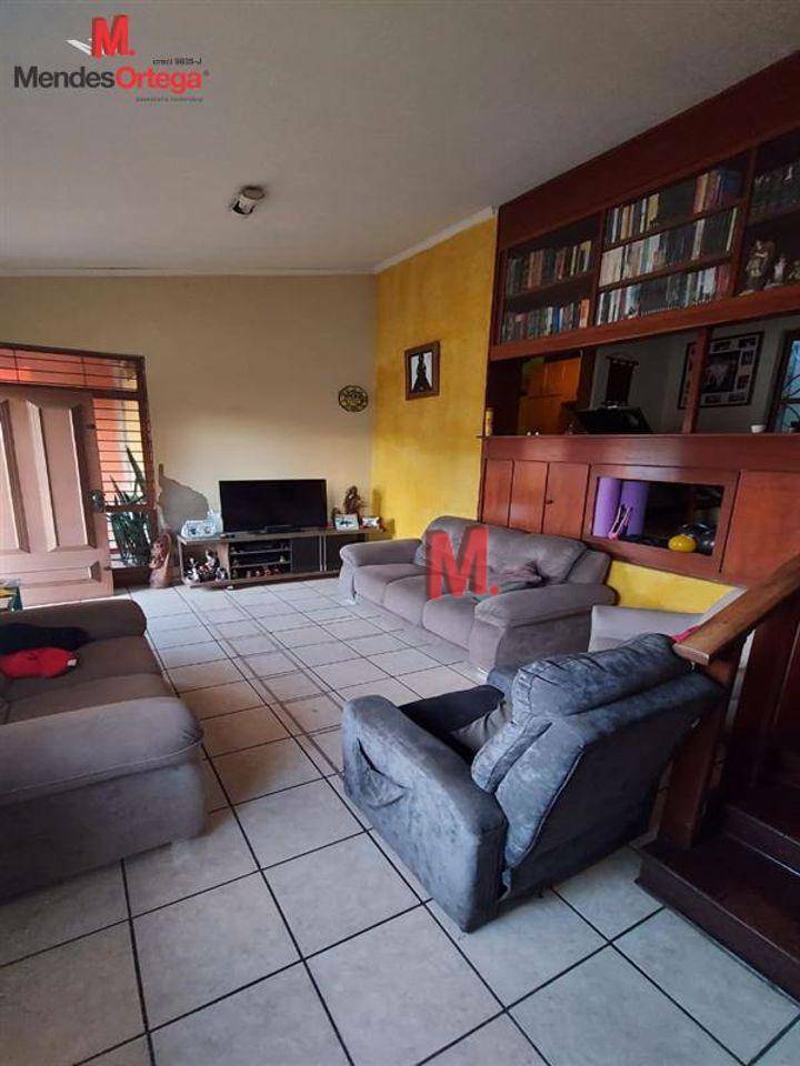 Casa à venda com 3 quartos, 299m² - Foto 2