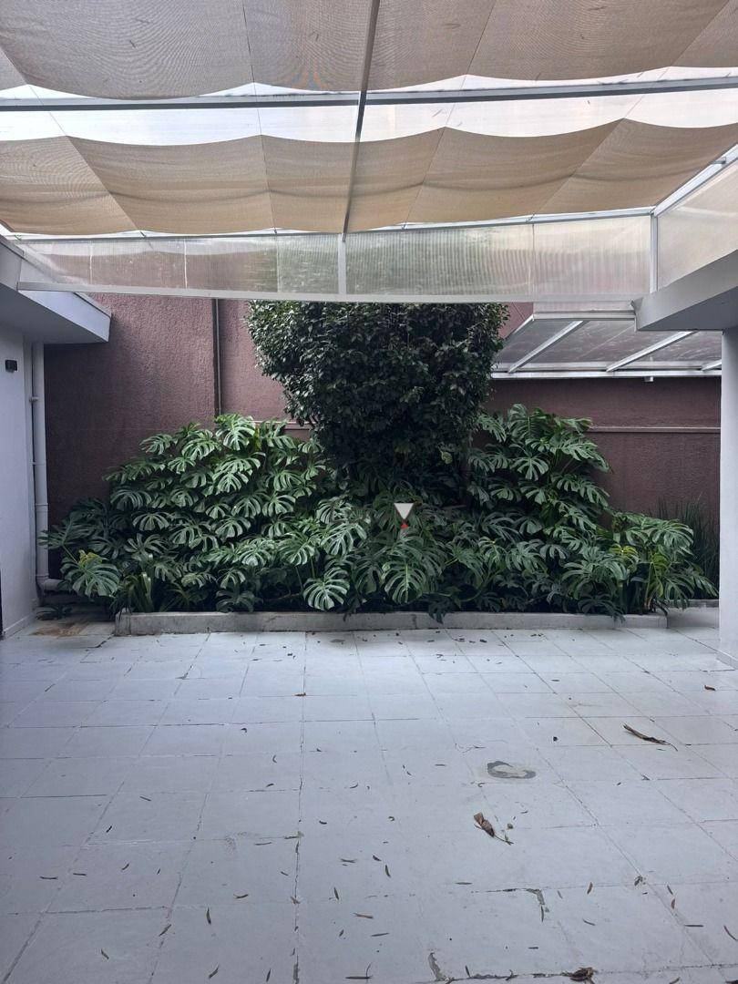 Casa à venda e aluguel com 6 quartos, 350m² - Foto 16