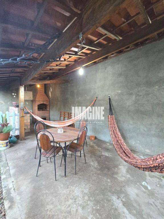 Casa à venda com 2 quartos, 175m² - Foto 14