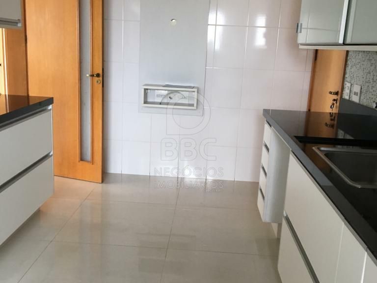 Apartamento à venda com 3 quartos, 136m² - Foto 9