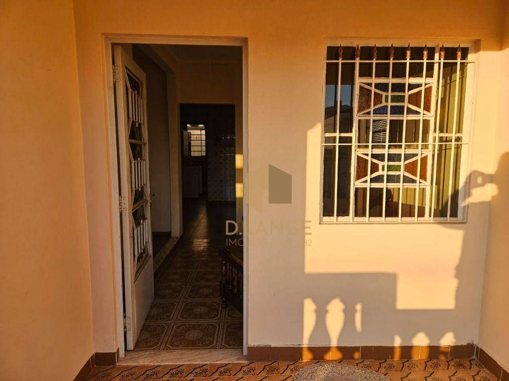 Casa à venda com 2 quartos, 120m² - Foto 2