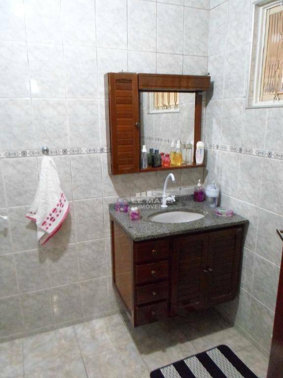 Casa à venda com 5 quartos, 220m² - Foto 20