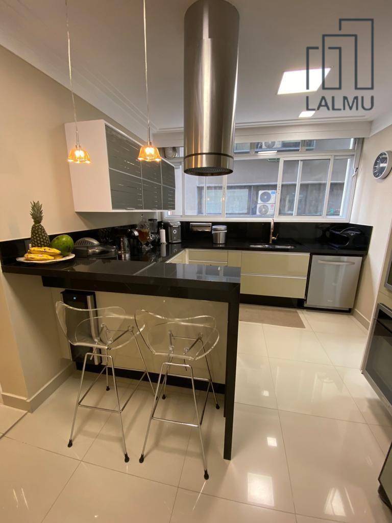 Apartamento para alugar com 2 quartos, 200m² - Foto 30