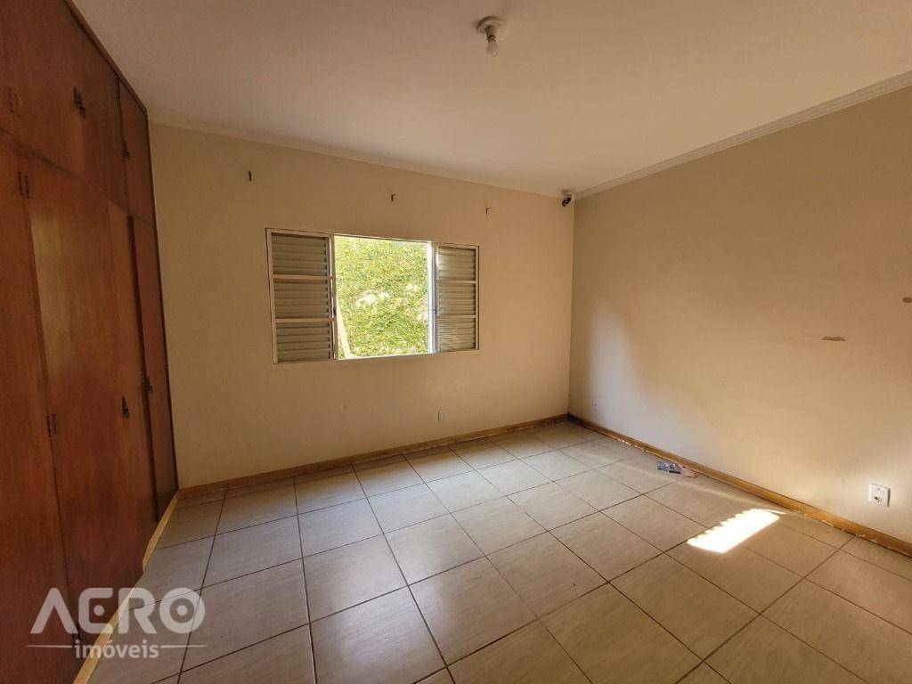 Casa à venda com 3 quartos, 200m² - Foto 6