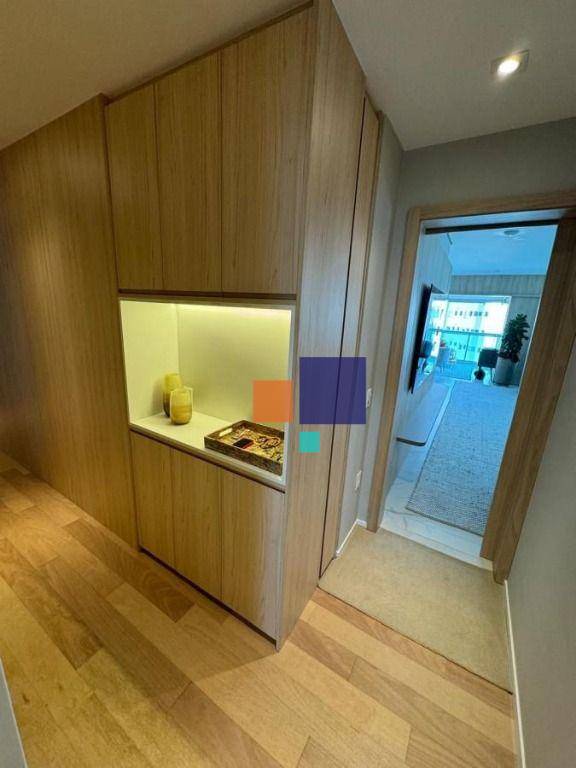 Apartamento à venda com 3 quartos, 200m² - Foto 25