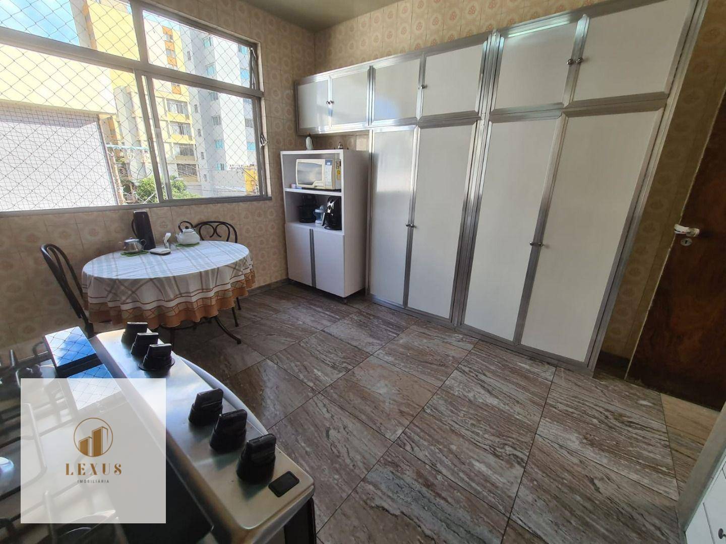 Apartamento à venda com 4 quartos, 240m² - Foto 35