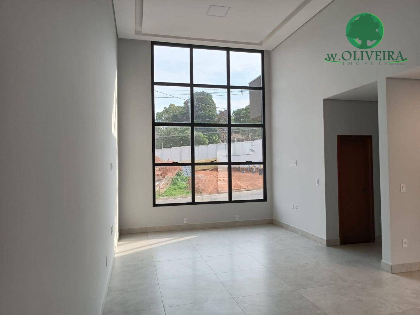 Casa de Condomínio à venda com 3 quartos, 215m² - Foto 1