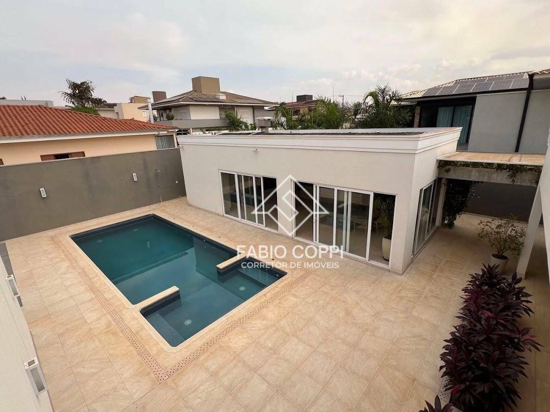 Casa de Condomínio à venda com 5 quartos, 530m² - Foto 4