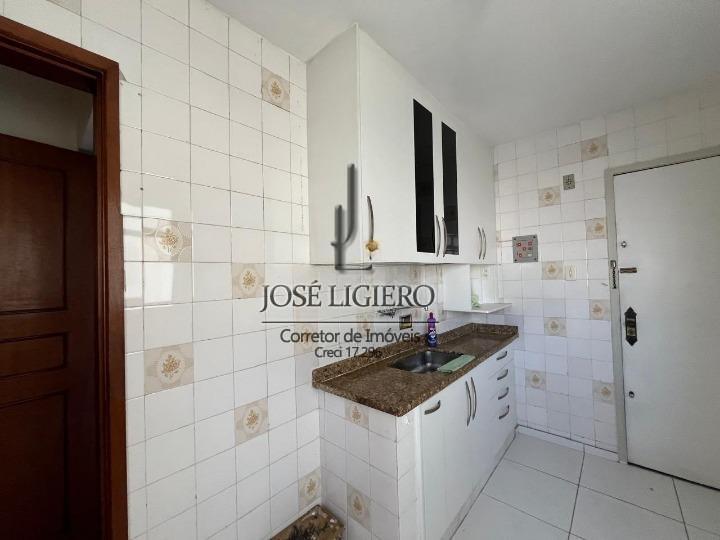 Apartamento à venda com 2 quartos, 70m² - Foto 12