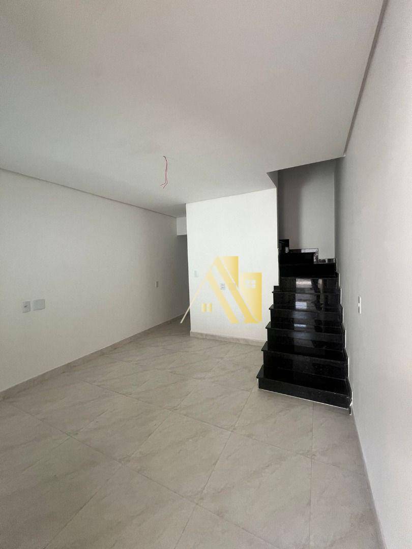 Sobrado à venda com 3 quartos, 93m² - Foto 1