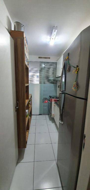 Apartamento à venda com 2 quartos, 70m² - Foto 15