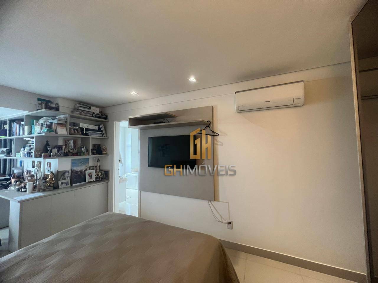 Apartamento à venda com 4 quartos, 242m² - Foto 13