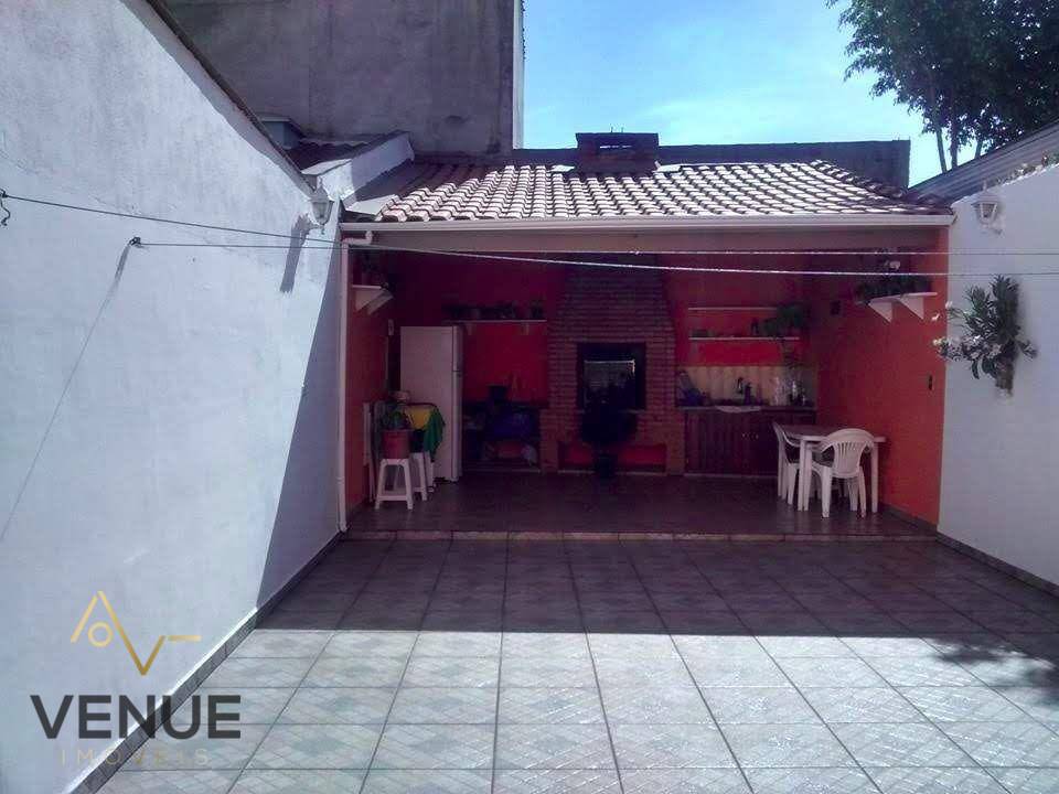 Sobrado à venda com 3 quartos, 196m² - Foto 1