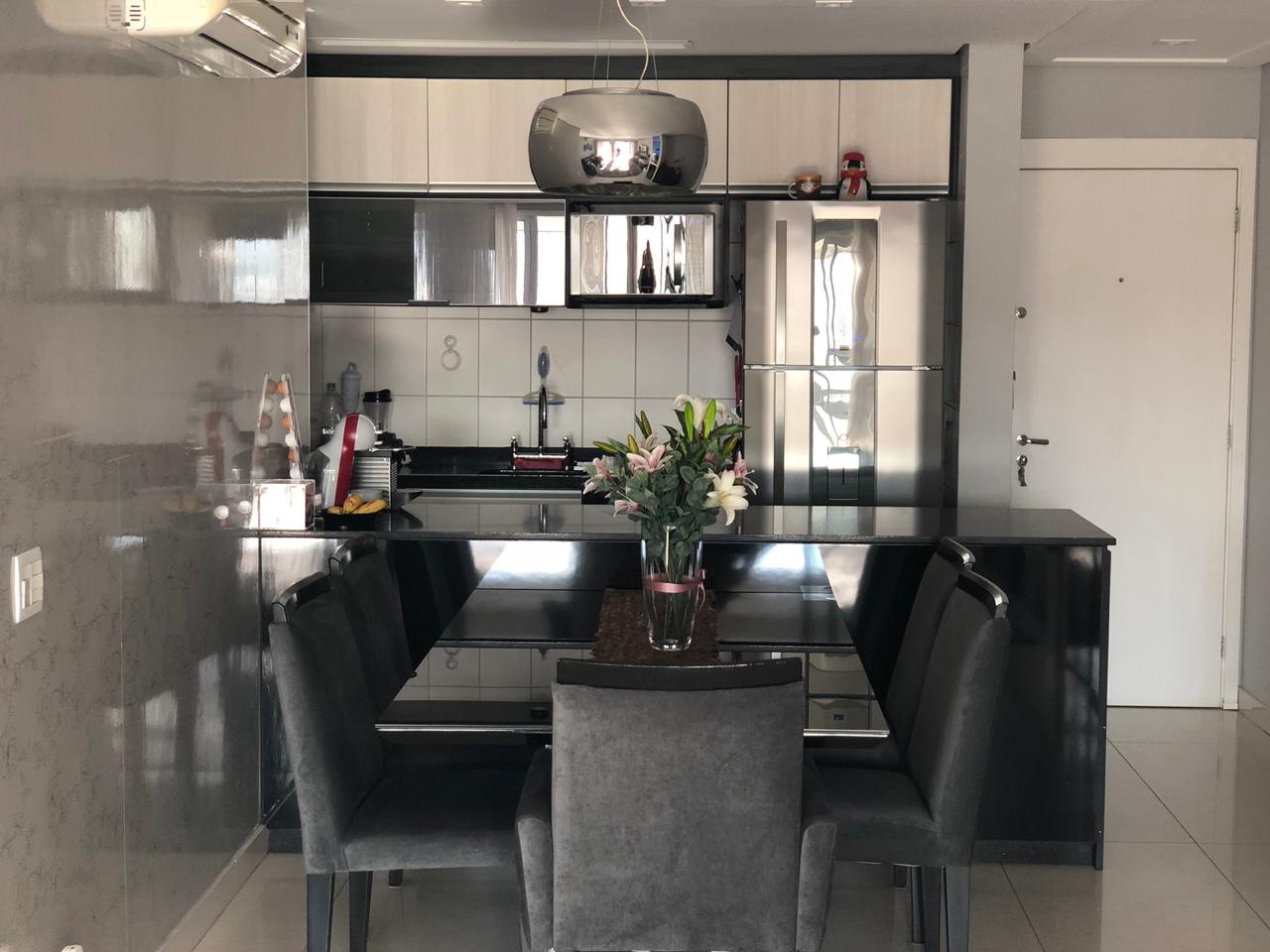 Apartamento à venda com 2 quartos, 81m² - Foto 3