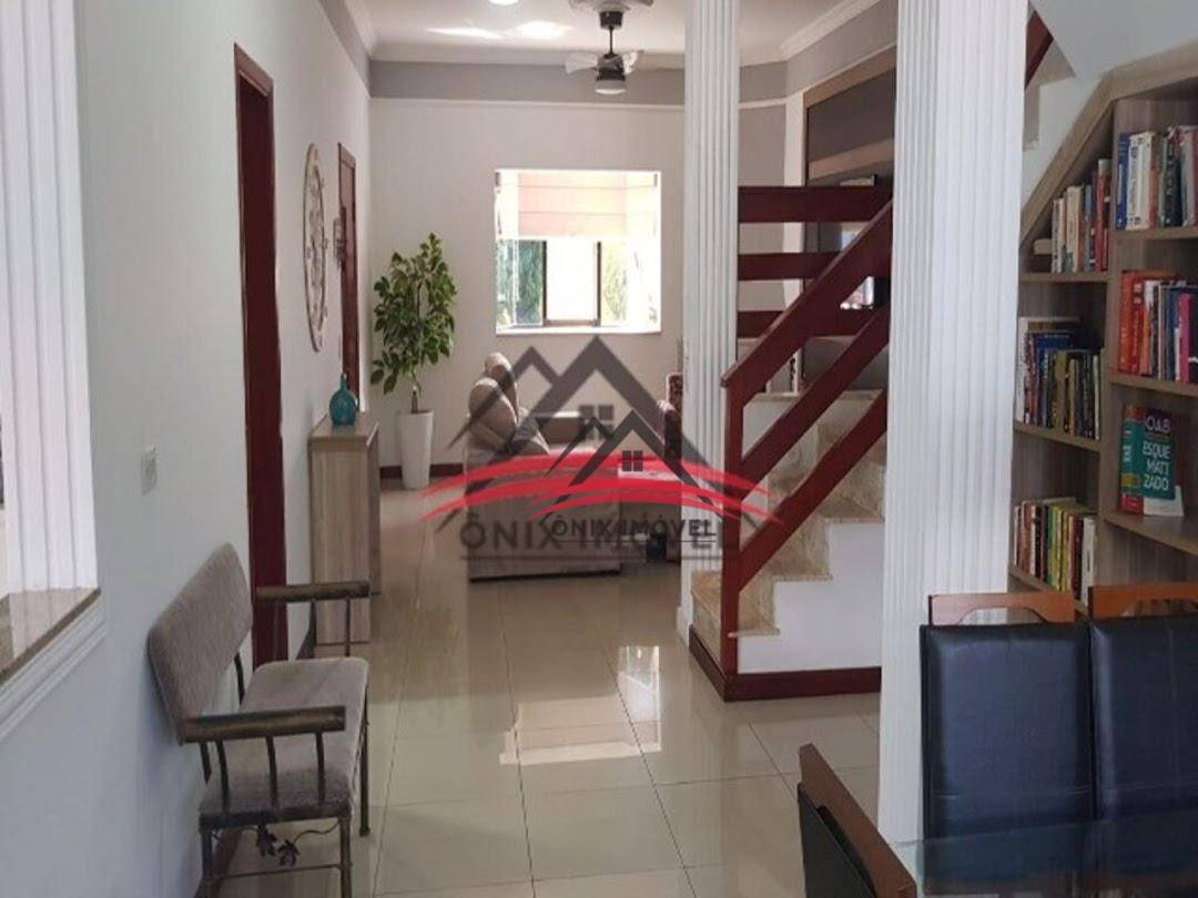 Casa de Condomínio à venda com 4 quartos, 250m² - Foto 3